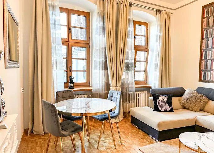 Luxury Decor & Amazing Island Views, Center! 5Mins Rynek