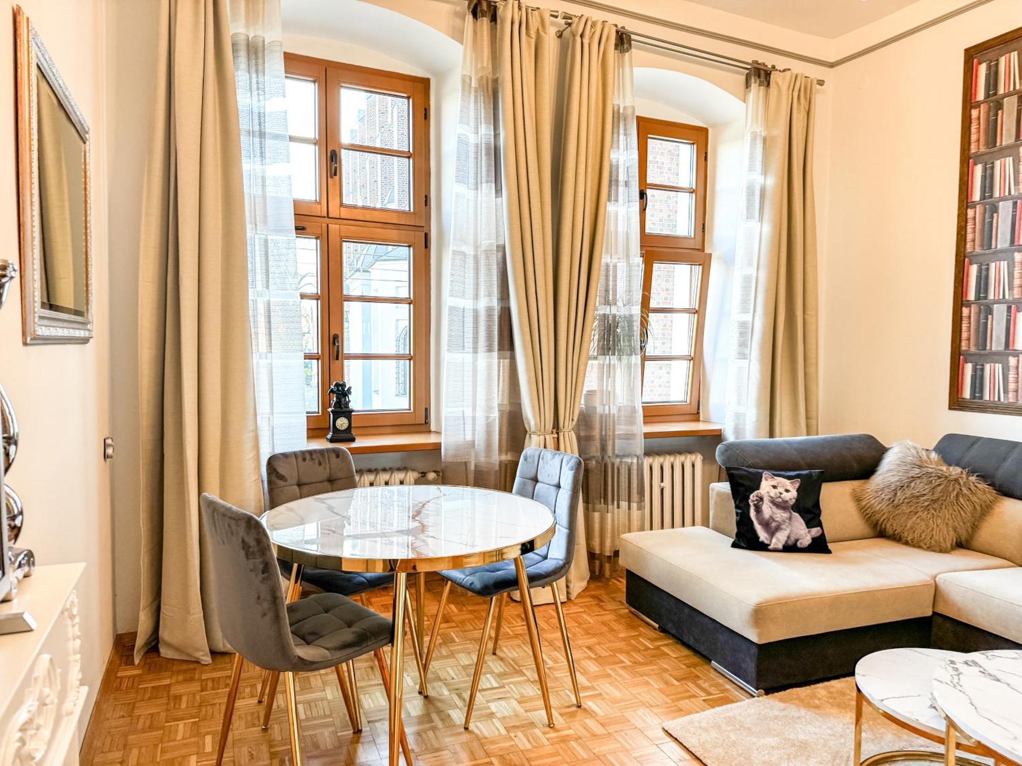 Apartament Luxury Decor & Amazing Island Views, Center! 5mins Rynek